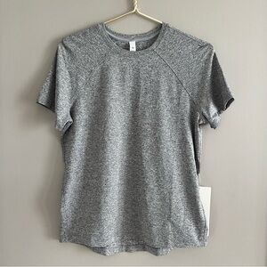 NWT Lululemon License to Train Classic-Fit T-Shirt Size 4